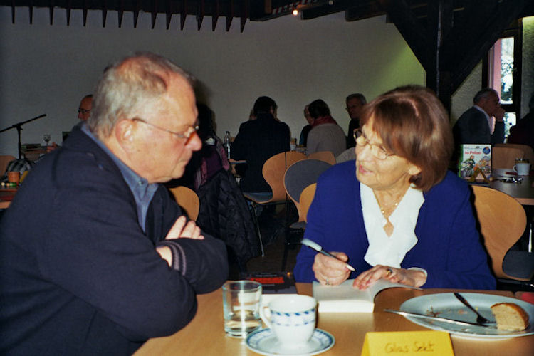 Ein Buch gewidmet für . . .