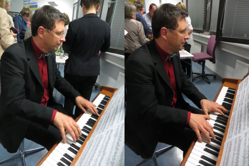 Pianist George Kuchar gibt den Auftakt.