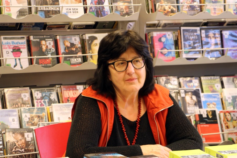 Buchhändlerin Frau Schairer