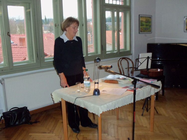 Ich freue mich, heute in meiner Heimatstadt lesen zu dürfen.